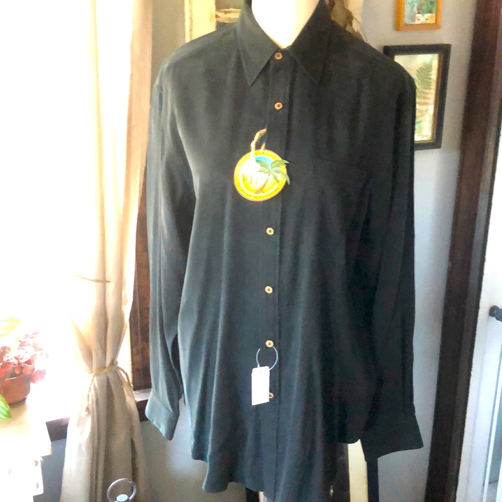 NWT JOS. A. BANK SILK BUTTON DOWN SHIRT.